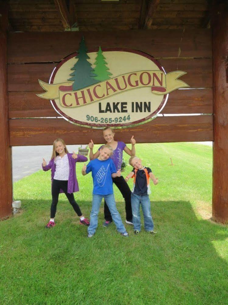 Chicaugon Lake Inn Gaastra Экстерьер фото